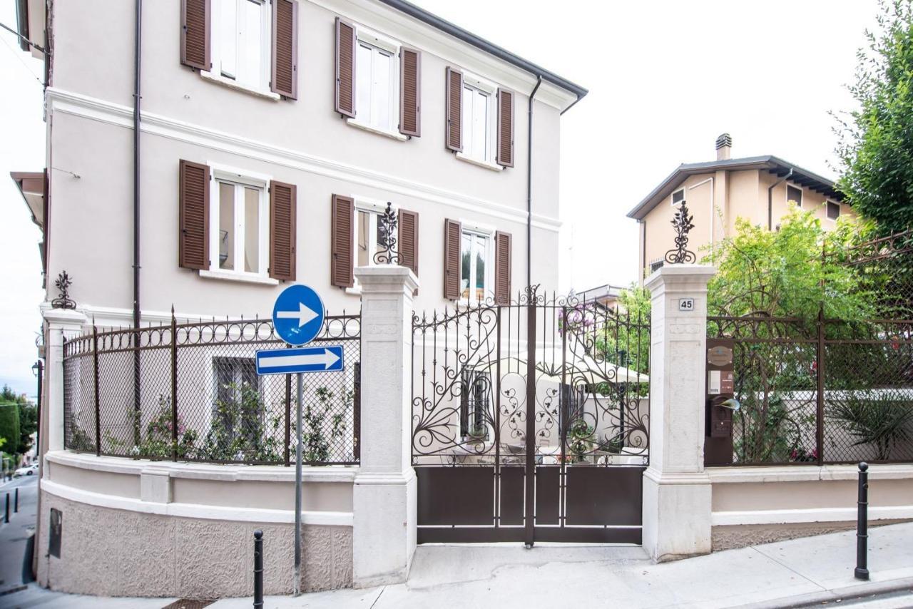 Bed and Breakfast Residenza Elisa Дезенцано-дель-Гарда Екстер'єр фото